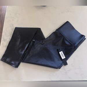 Shiny Black Leggings